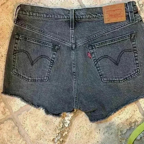 Levi’s 501 Denim Charcoal Shorts - Picture 3 of 6